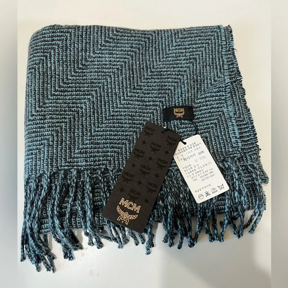MCM NWT Scarf - Picture 1 of 7